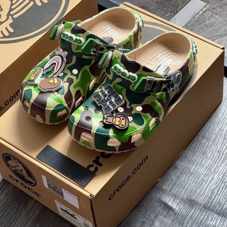 Crocs the BATHING APE LTD