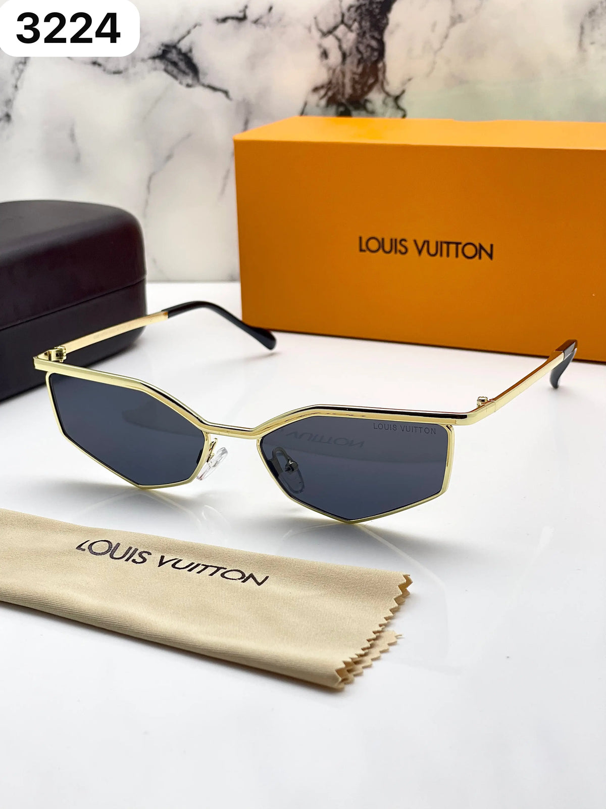Louis Vuitton 3224 gold black 