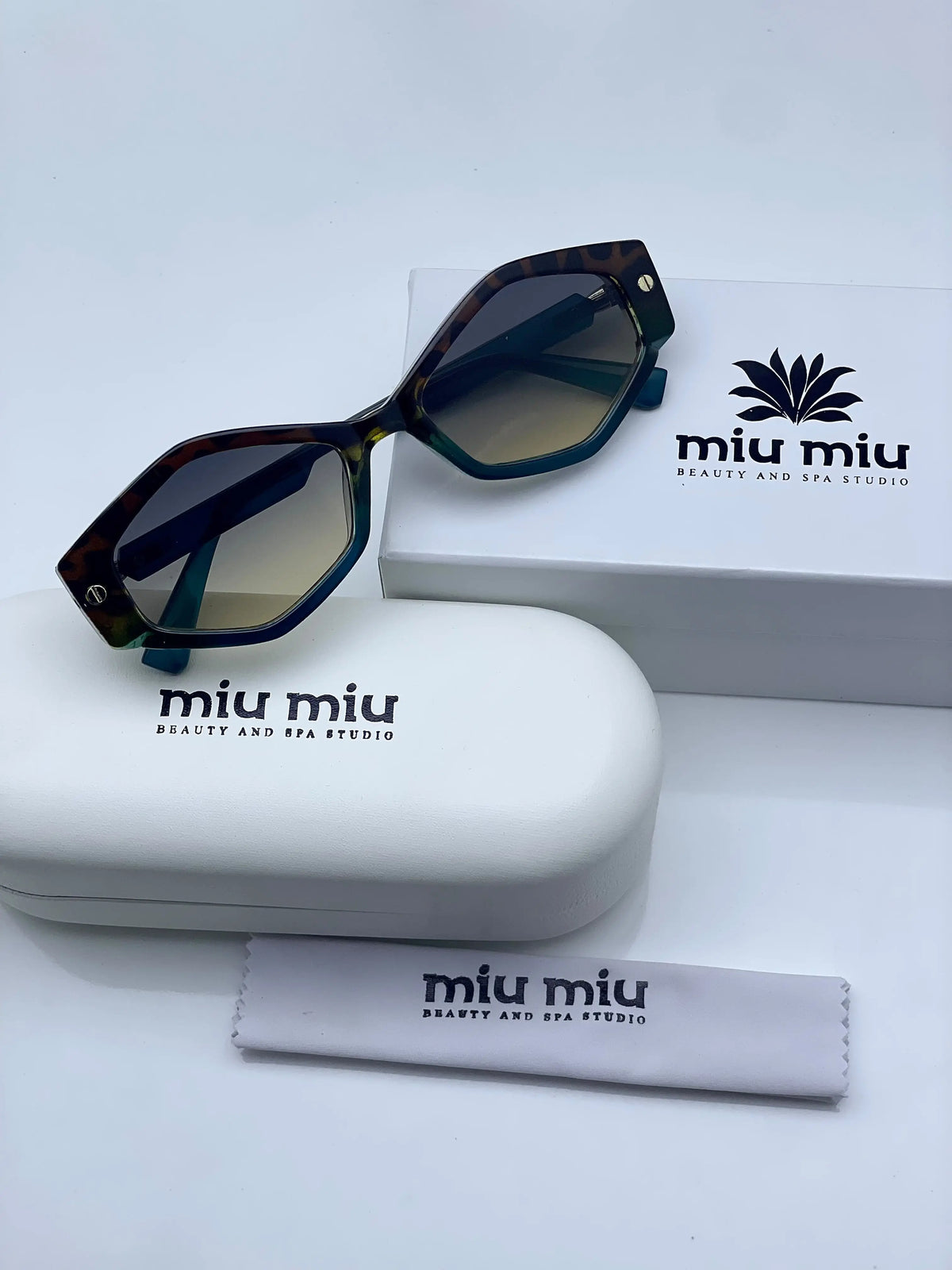 Miu Miu 277 Tiger Black