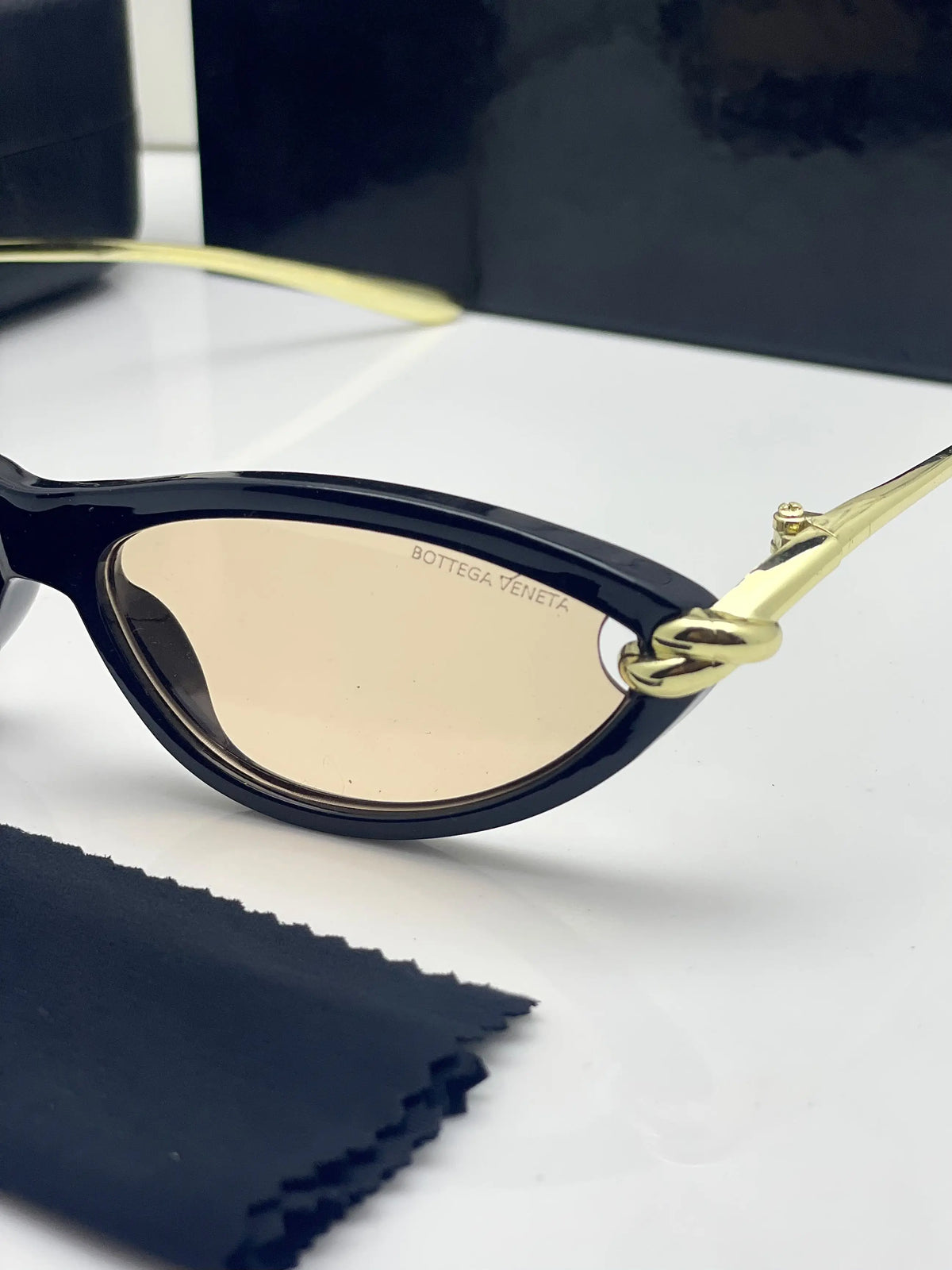 Bottega Veneta 305 Gold Cream