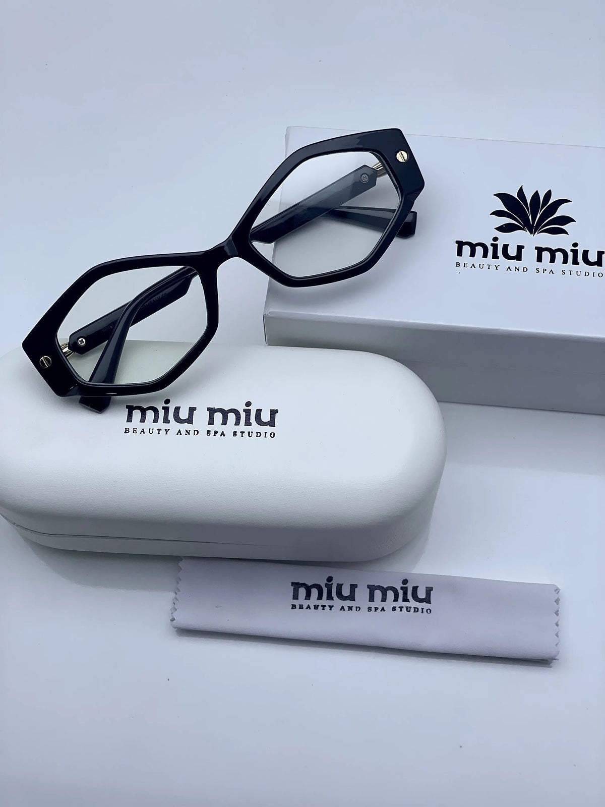 Miu Miu 277 Black Plano