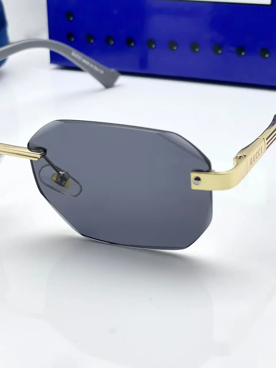 GUCCI 2312 GOLD BLACK
