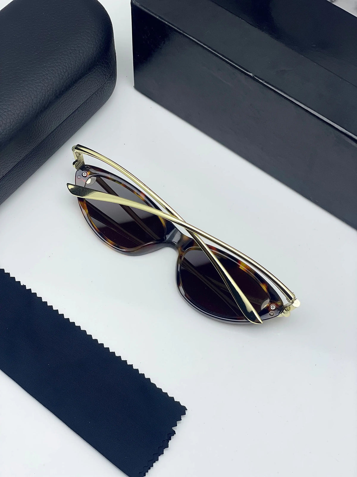 Bottega Veneta 305 Gold Tiger Brown