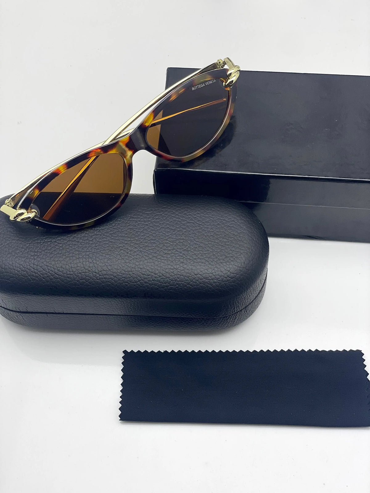 Bottega Veneta 305 Gold Tiger Brown