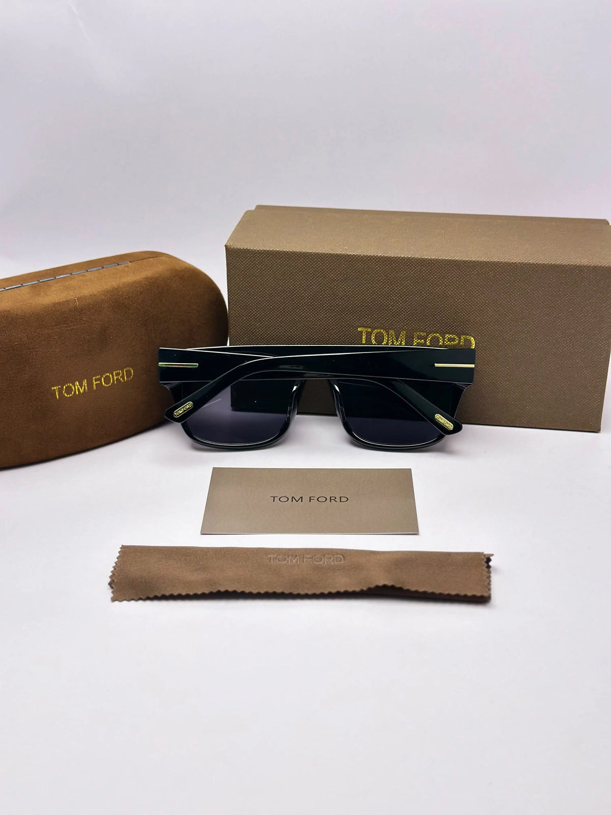 Tomford 575 Glossy Black