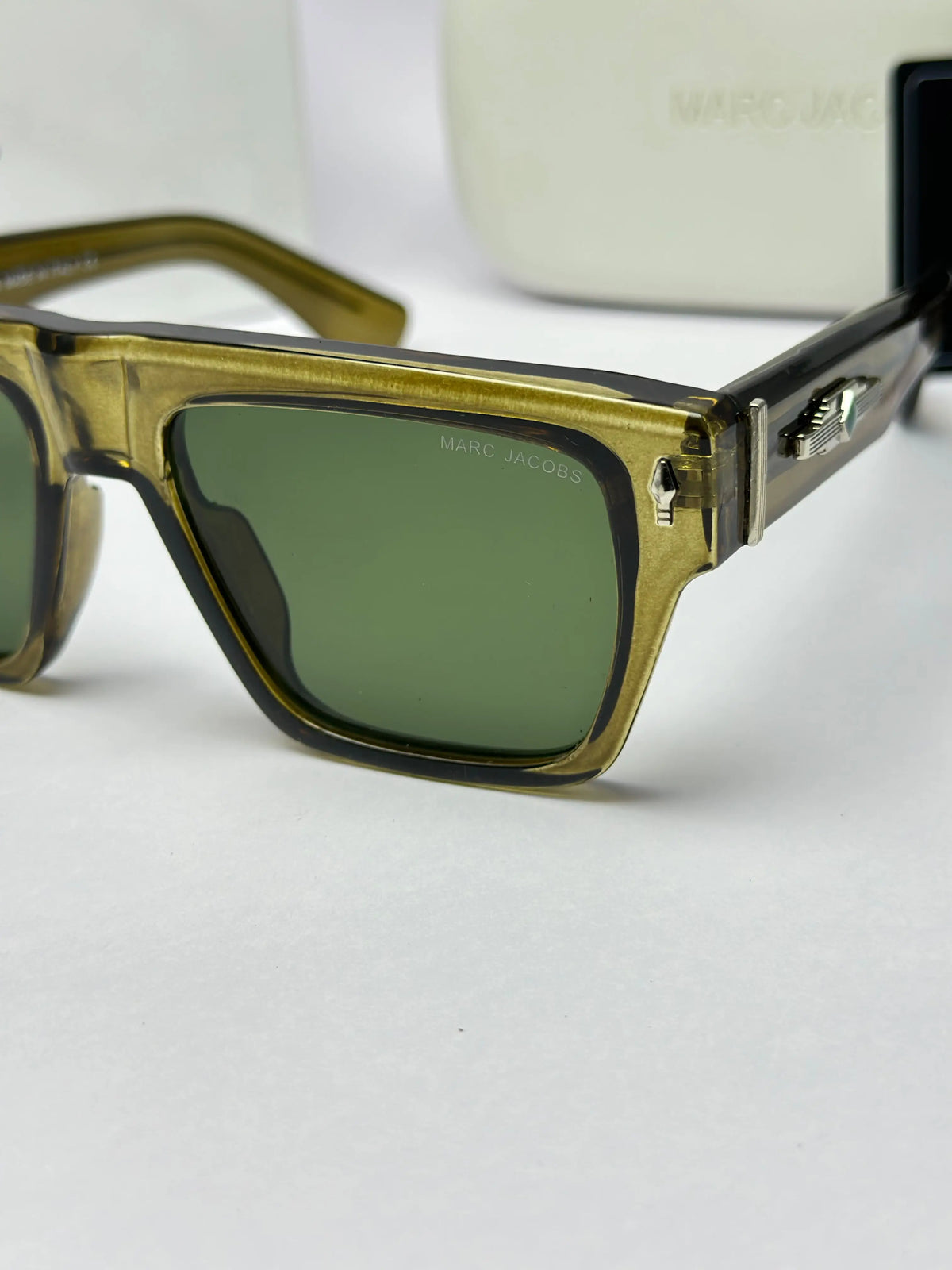 Marc Jacobs 1175 Olive Green 