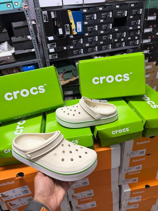CROCS OFF COURT CLOGS BONE