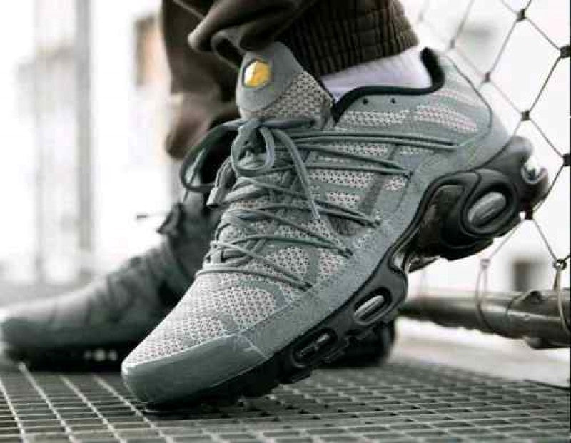 SALE NK AIR MAX TN PLUS TOGGLE REFLECTIVE GREY