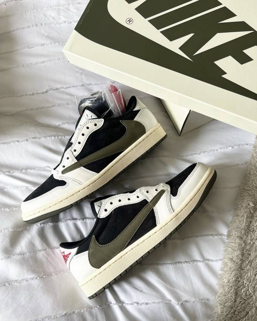 NK AIR JORDAN 1 LOW ALIVE