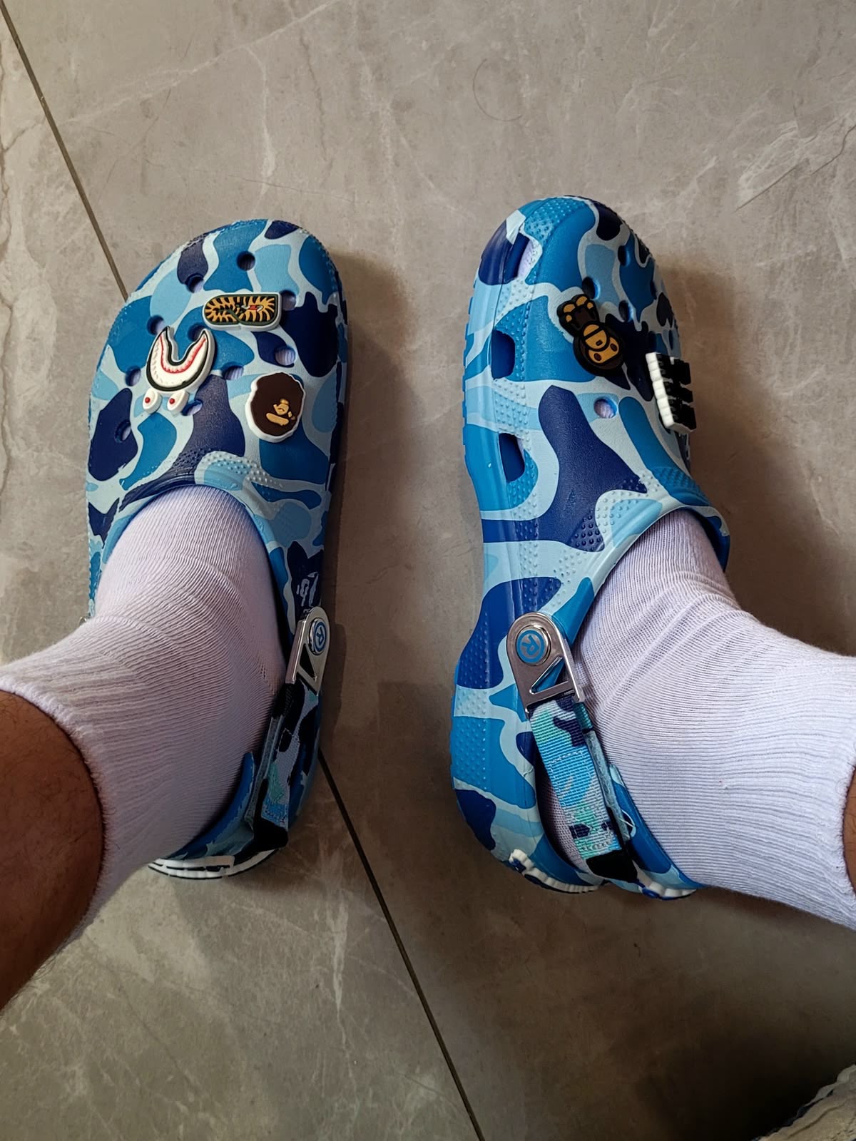 CROCS X APE BATHEING LTD