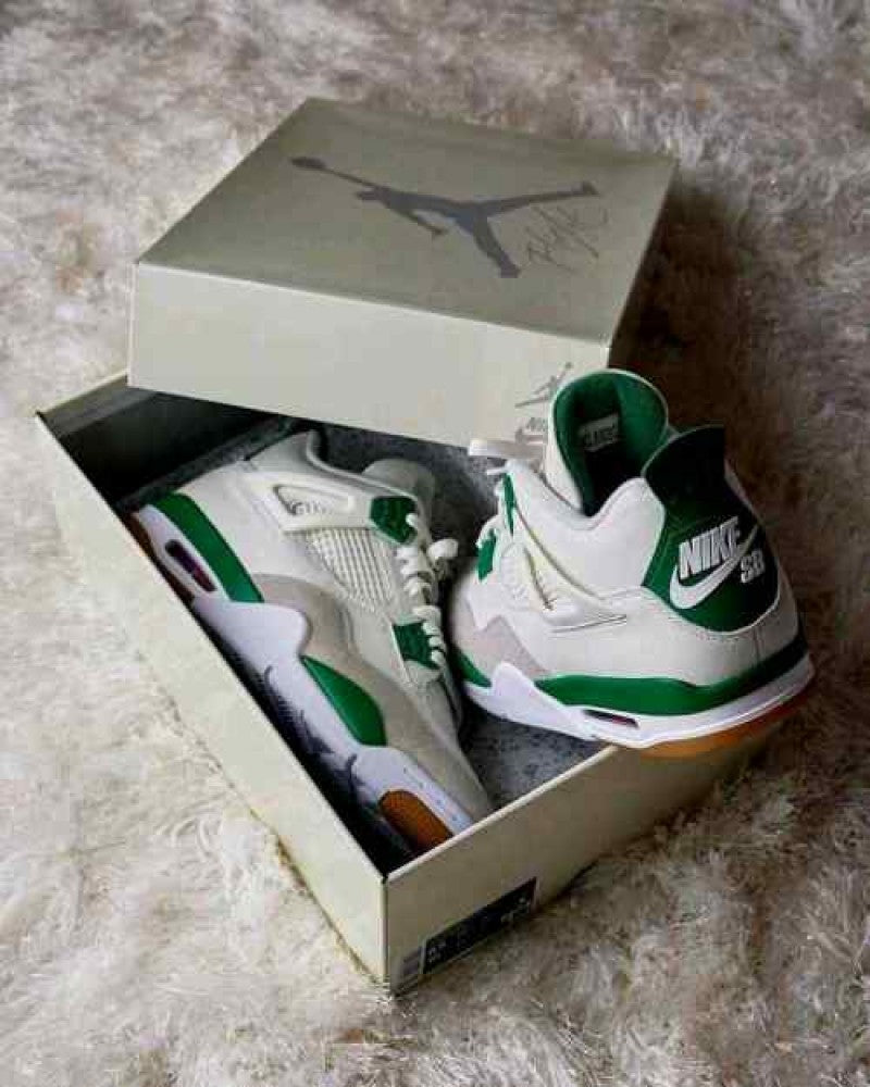 NK AIR JORDAN RETRO 4